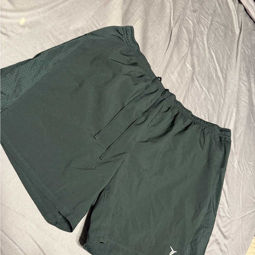 Old Navy Black Athletic Shorts with Relaxed Fit and Lightweight Fabric - Picture 1 of 4